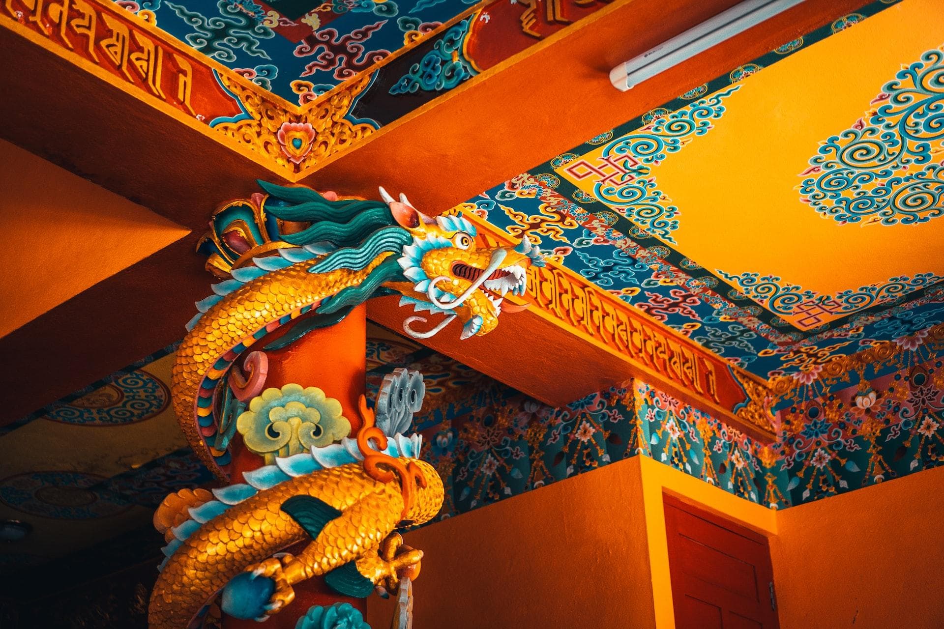 Chinese dragon wall
